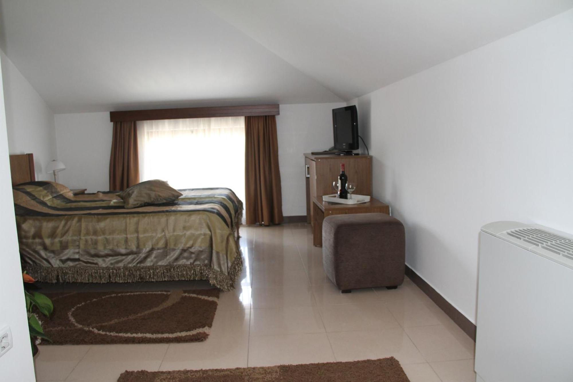 Apartments Butua Будва Стая снимка
